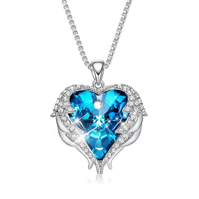 Schmuckset mit Engelsflügeln aus Swarovski Kristallen