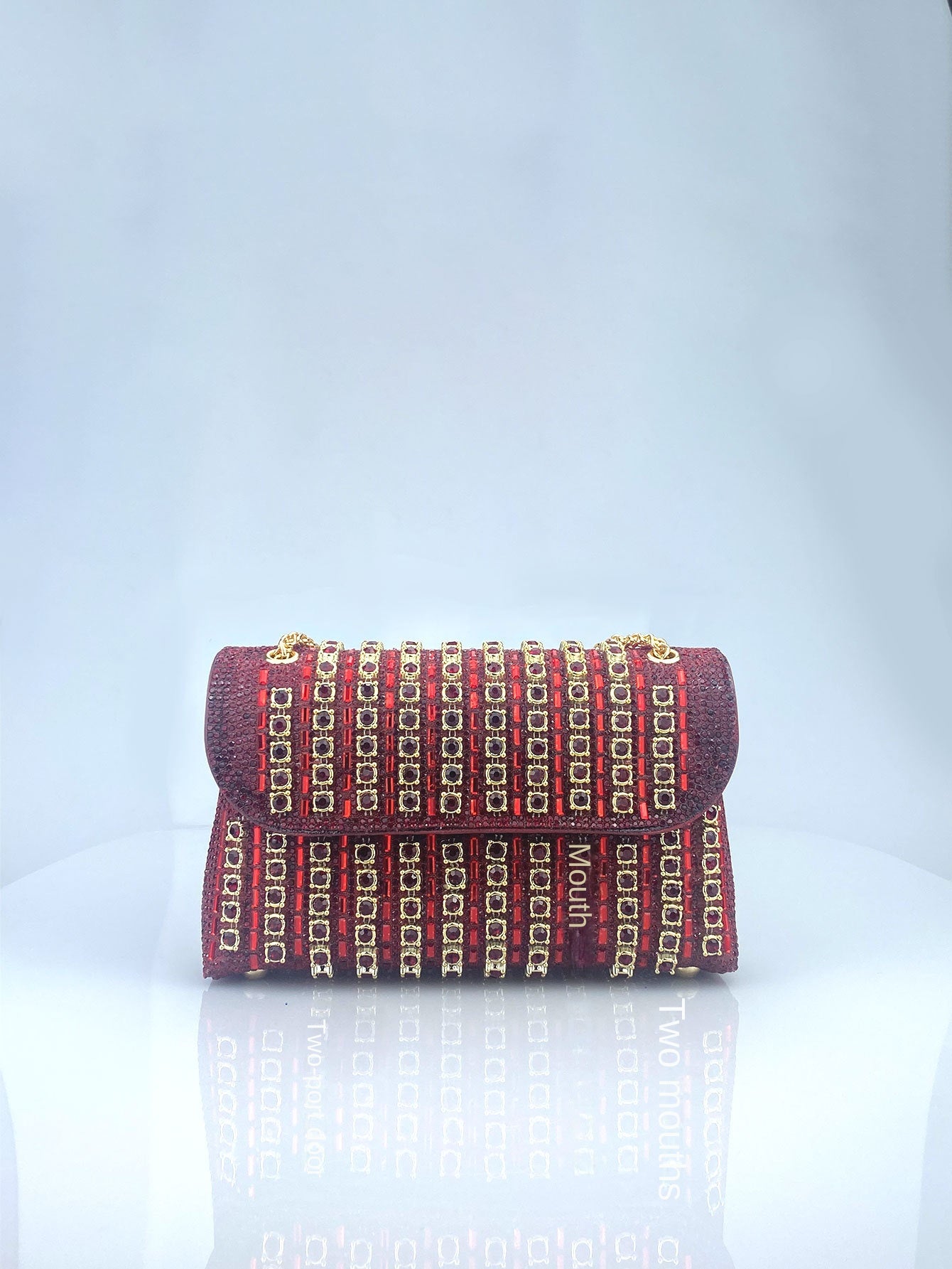 Elegante pochette da sera con dettagli in strass