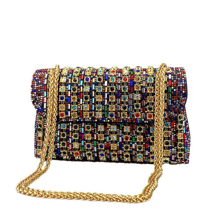 Elegante pochette da sera con dettagli in strass