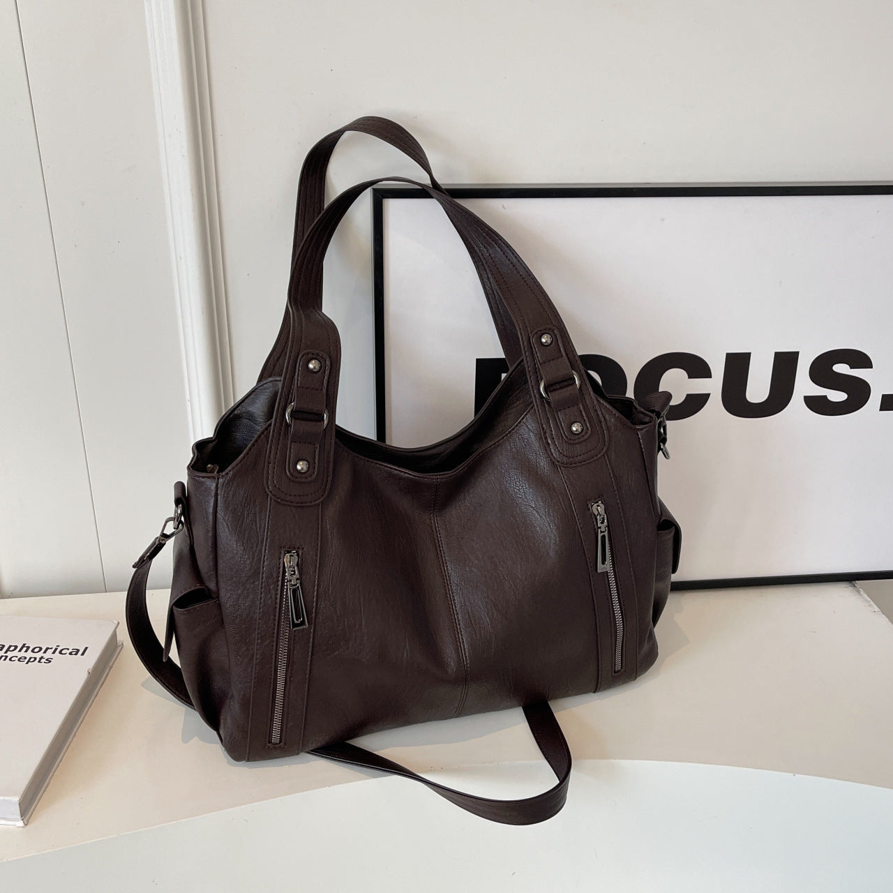 Große Crossbody- & Schultertasche mit Reißverschluss